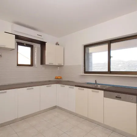 Gorgeous In Korcula With Kitchen * Zrnovo