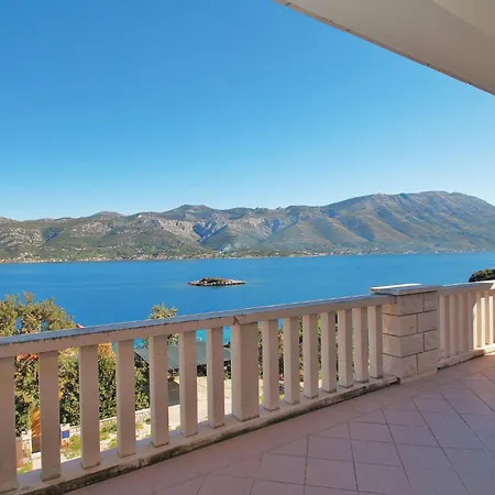 Apartment Gorgeous In Korcula With Kitchen *