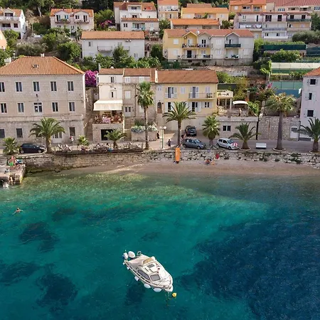 Gorgeous In Korcula With Kitchen * Zrnovo