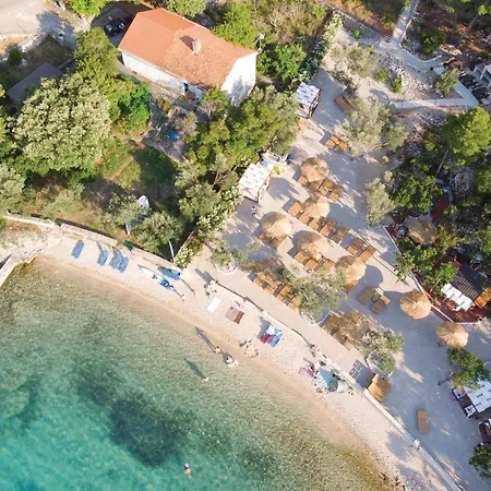 Апартаменты Gorgeous In Korcula With Kitchen Zrnovo